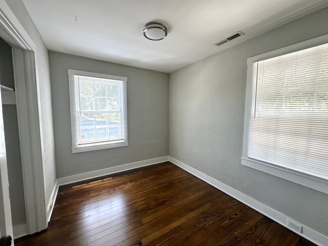 Building Photo - COMING FRIDAY!!!  Renovation Complete!   N...