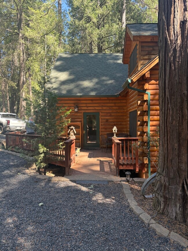 Building Photo - 6072 Guilford Cir