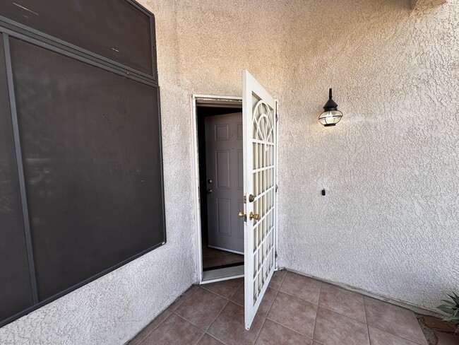 Building Photo - 10062 E Placita del Timbre