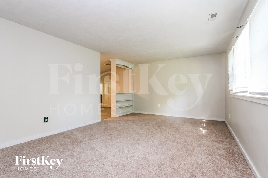 Building Photo - 6256 Raleigh Dr