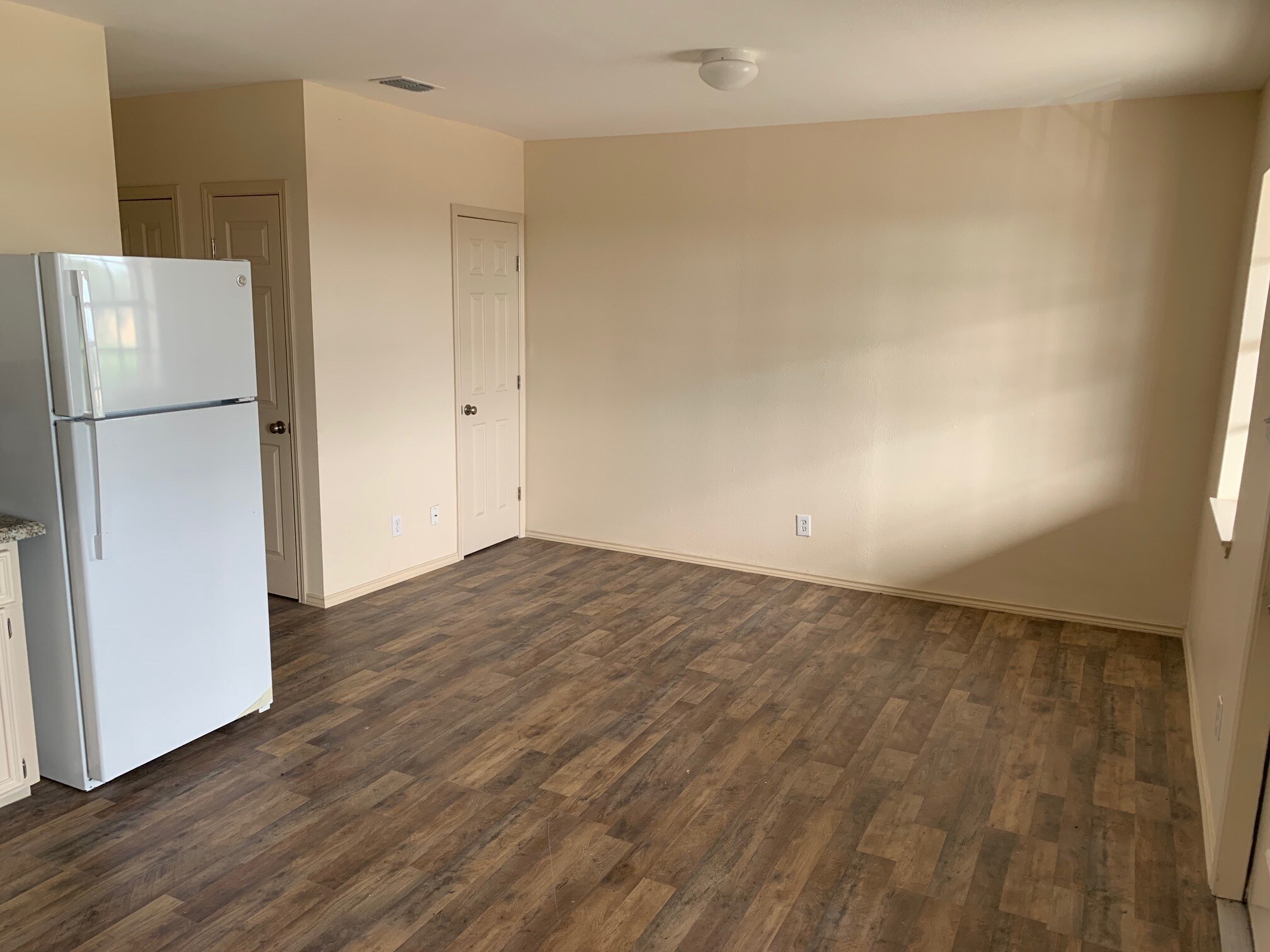 Building Photo - 4245 Southmost Rd