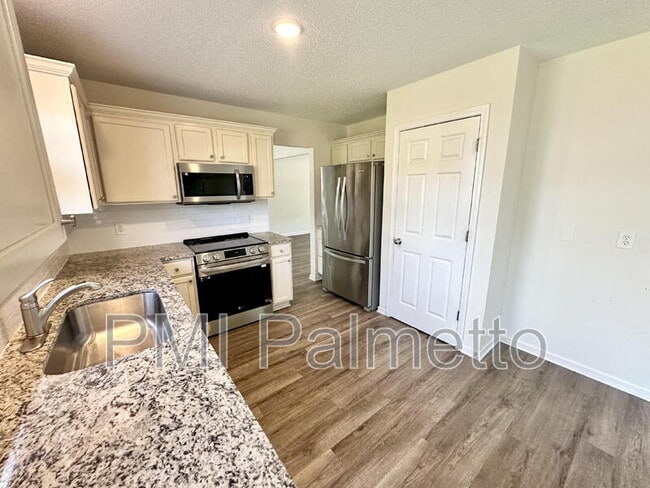 Building Photo - 227 Hardwood Dr