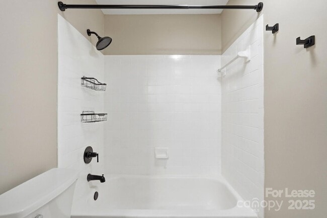 Building Photo - 2500 Cranbrook Ln