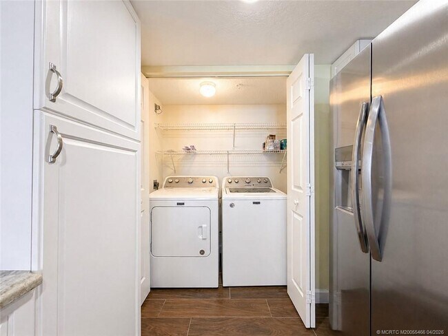 Building Photo - 5051 N Hwy A1A