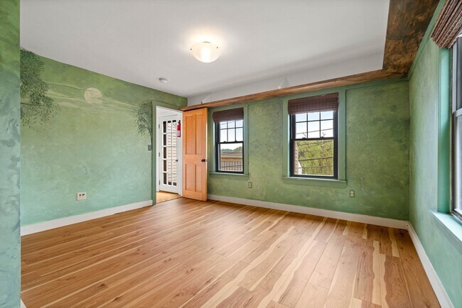 Building Photo - 35 Merrimac St