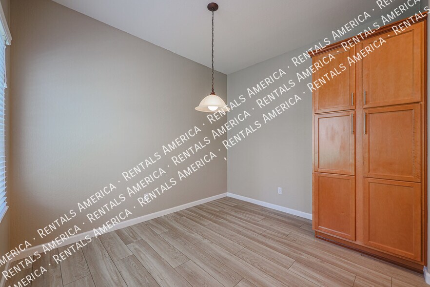 Building Photo - 2205 W Le Marche Ave