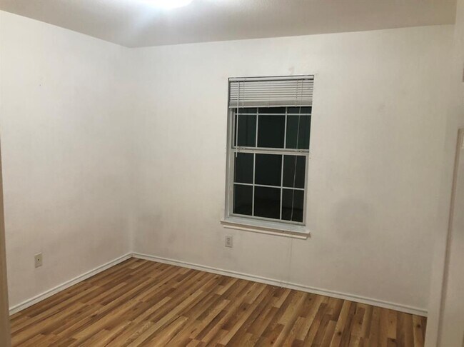 Building Photo - 713 Camino Alto Dr