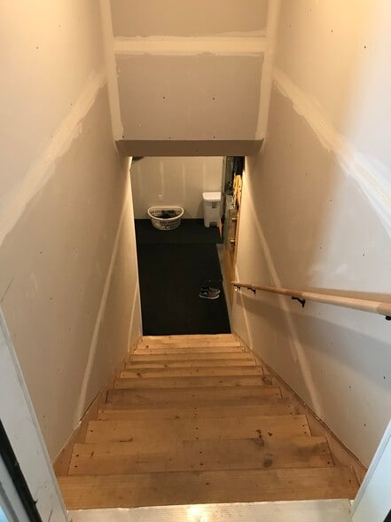 Garage to lower level Access - 2913 Latigo Trce