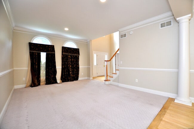 Building Photo - 34 Auburn Knoll