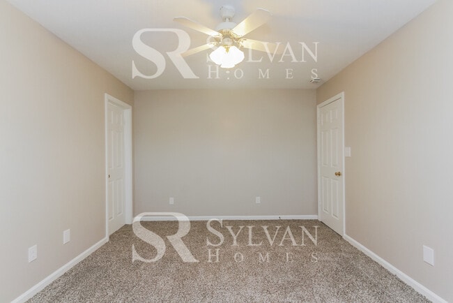 Building Photo - Unwind and Explore in Indianapolis'