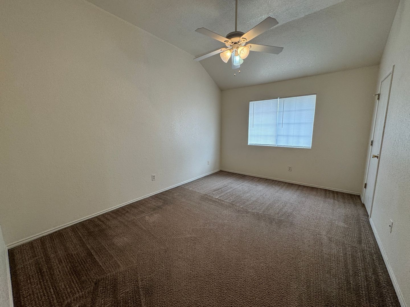 Building Photo - 4207 Deek Dr