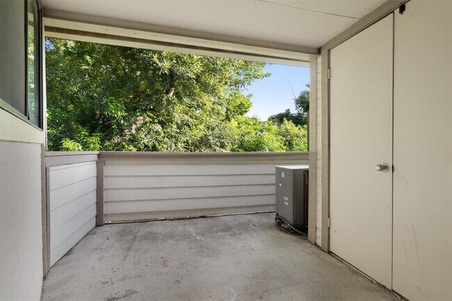 Building Photo - 2500 Burleson Rd