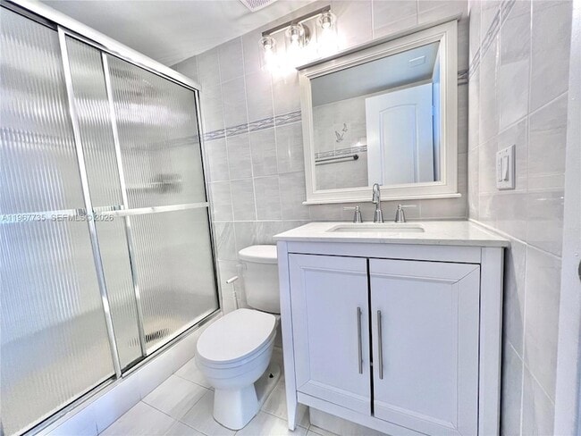 Building Photo - 600 NE 36th St