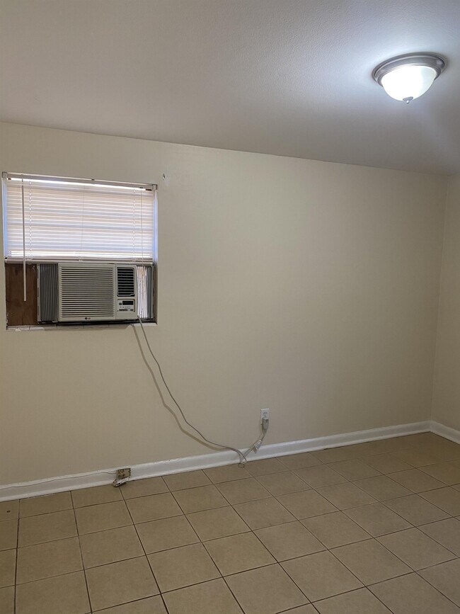 Building Photo - 8459 Herlong Rd