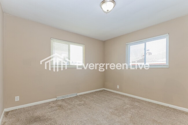 Building Photo - 804 Fallveiw Ave