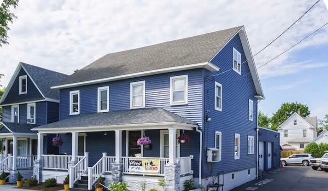 Primary Photo - 233 W Commercial St