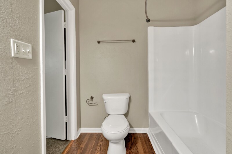 Building Photo - 1312 Ely Rd