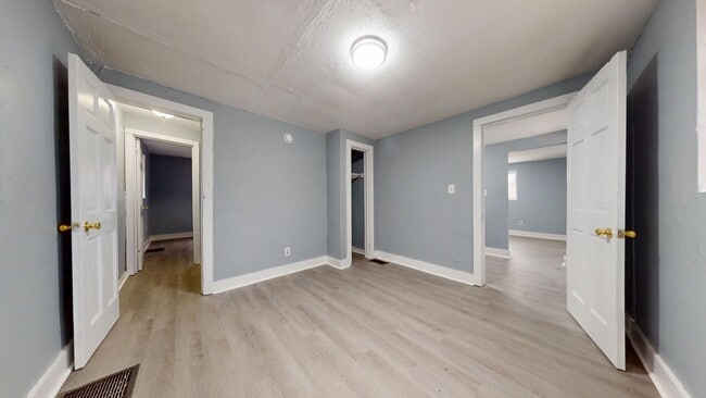 Building Photo - 154-156 Gordon Pl