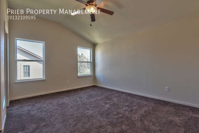 Building Photo - 282 N Ferrel St