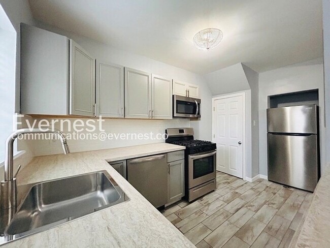 Building Photo - 303 Kirk Ave