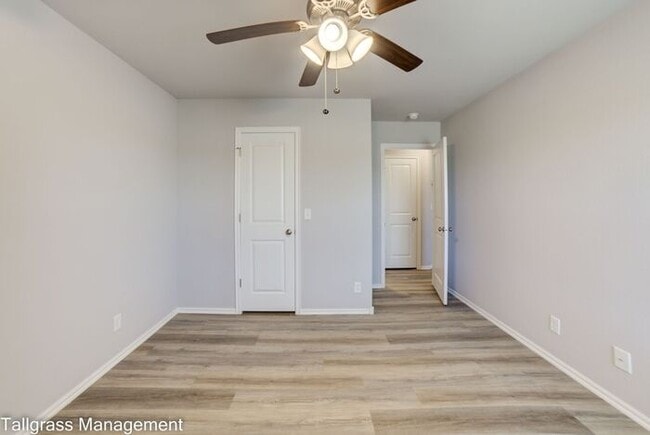 Building Photo - 4/2/2 in Broken Arrow!