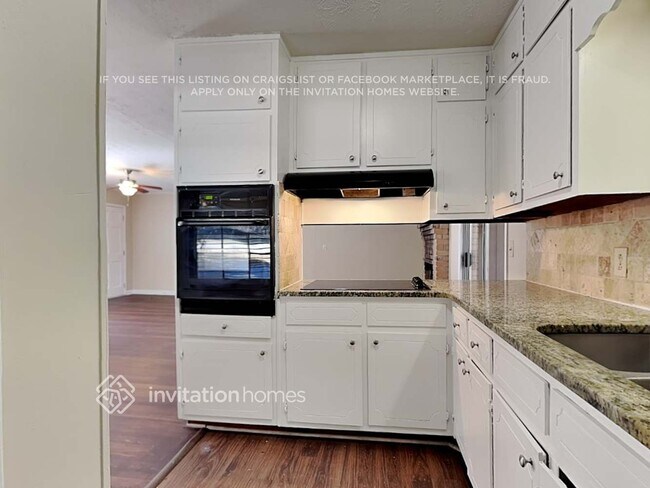 Building Photo - 4515 Lincoln Way SW