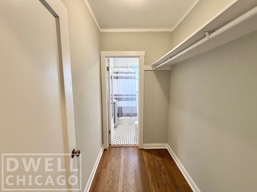 Building Photo - 6230 N Broadway St