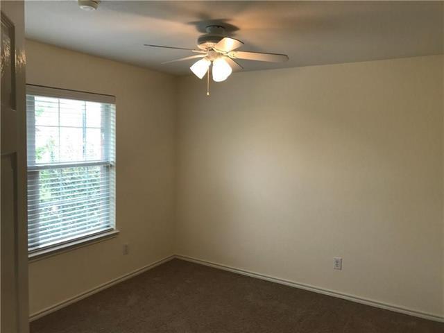 Building Photo - 6604 Bluebird Dr