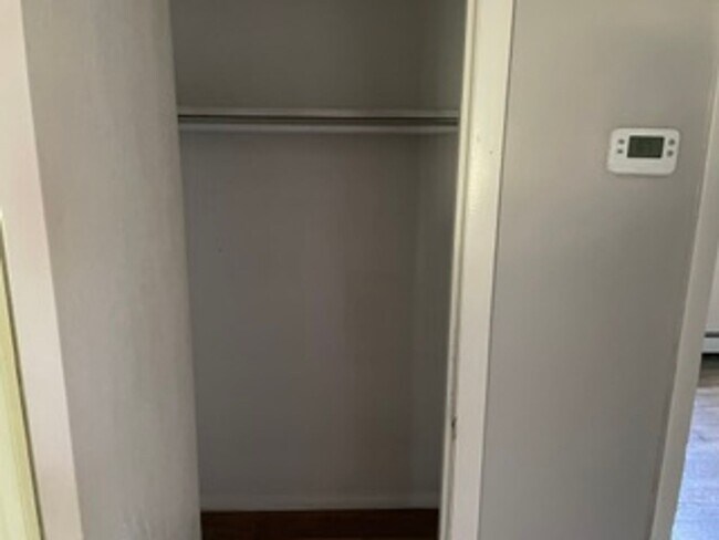 Building Photo - 138 Mendel Ct