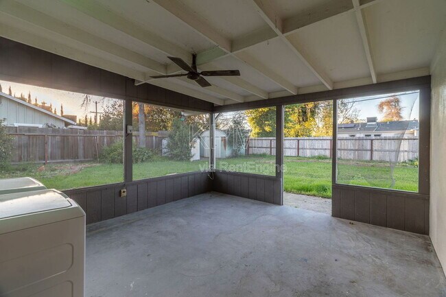 Building Photo - 1749 Christina Ave