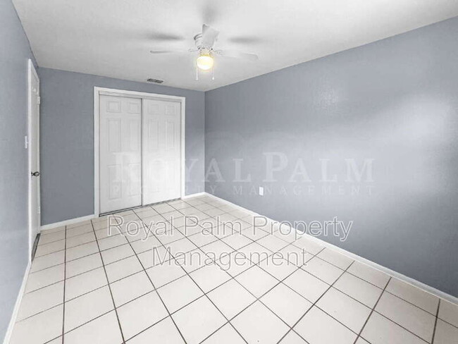 Building Photo - 6617 Warwick Cir