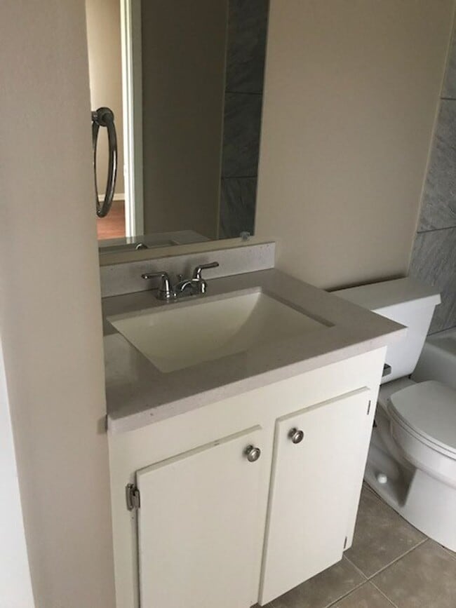 Building Photo - Beautiful 3 bedroom home! 1/2 off 1st month rent!!!