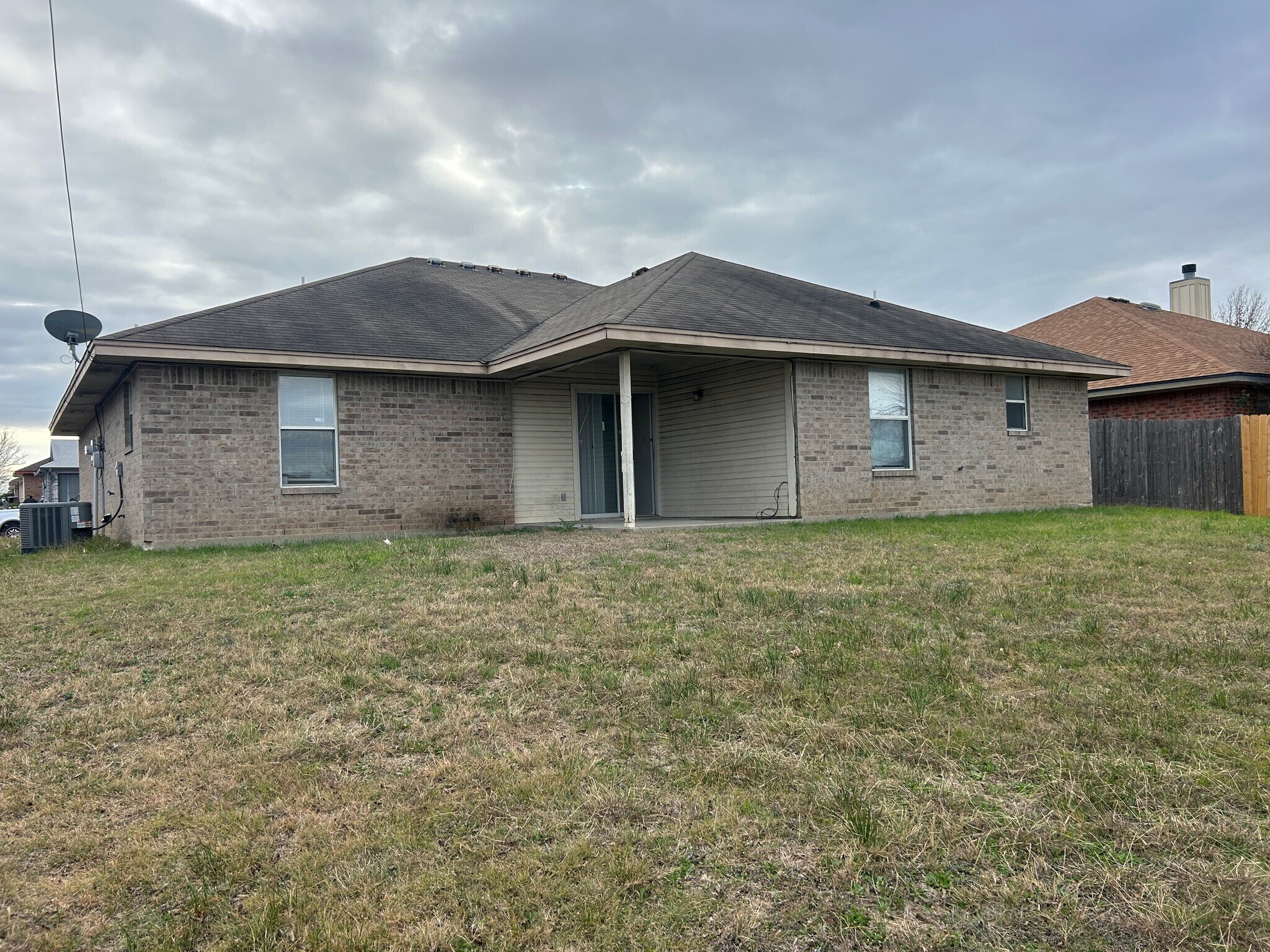 Building Photo - 2707 Mason Dr