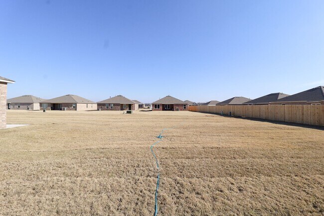 Building Photo - New Build 3 Bedroom Home Available For Immediate Move In!! Robninson Ranch