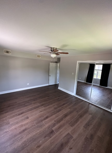 Building Photo - 509 Kedron Ave