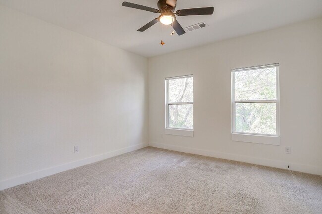 Building Photo - Beautiful New Build in Heart of Fort Worth!