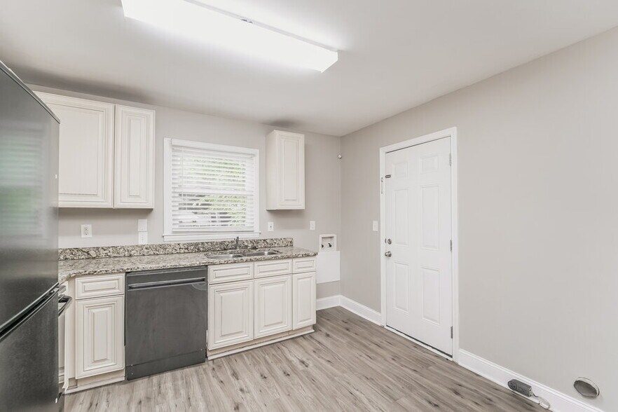 Building Photo - 617 Dunbrook Ln