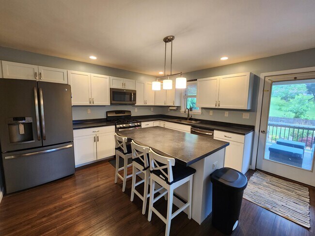 Building Photo - 13894 US-30