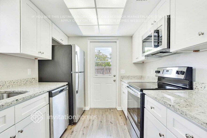 Building Photo - 213 Sweetgum Ct