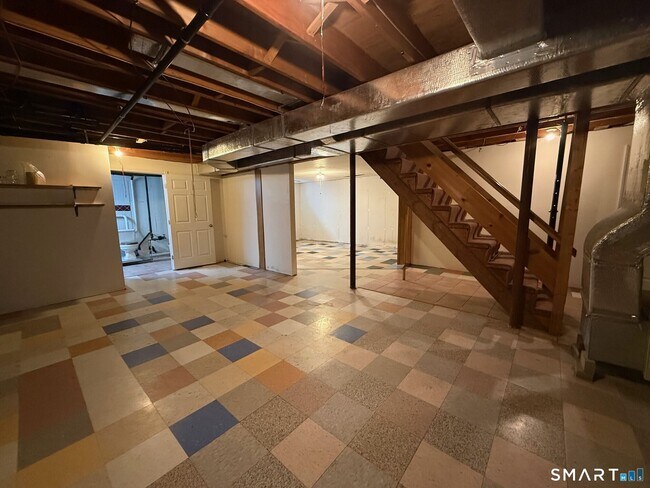 Building Photo - 14 Daniel Dr