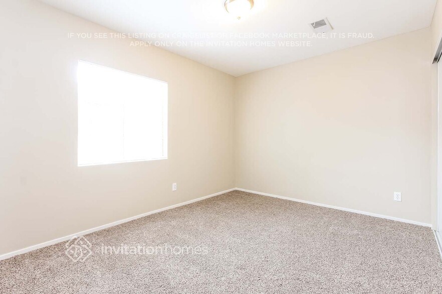 Building Photo - 8440 Hazeltine Ave