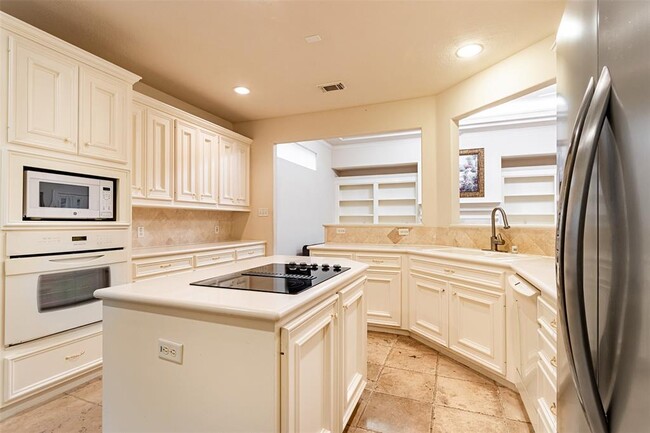 Building Photo - 3115 Evergreen Oak Dr