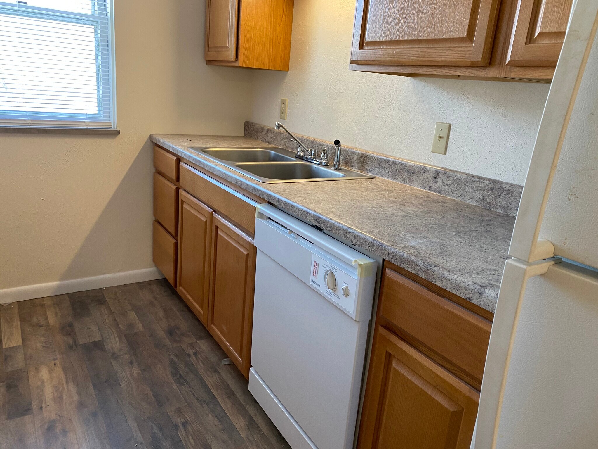Kitchen - 411 Poplar Ave