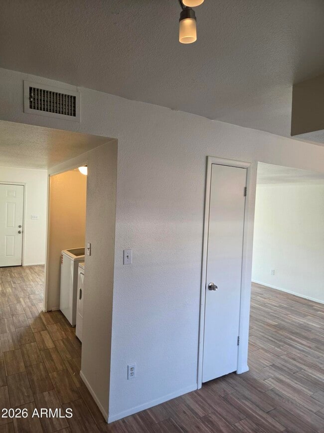 Building Photo - 6412 S McAllister Ave