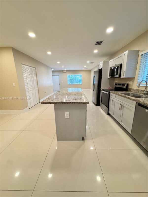 Building Photo - 1770 NW 55th St