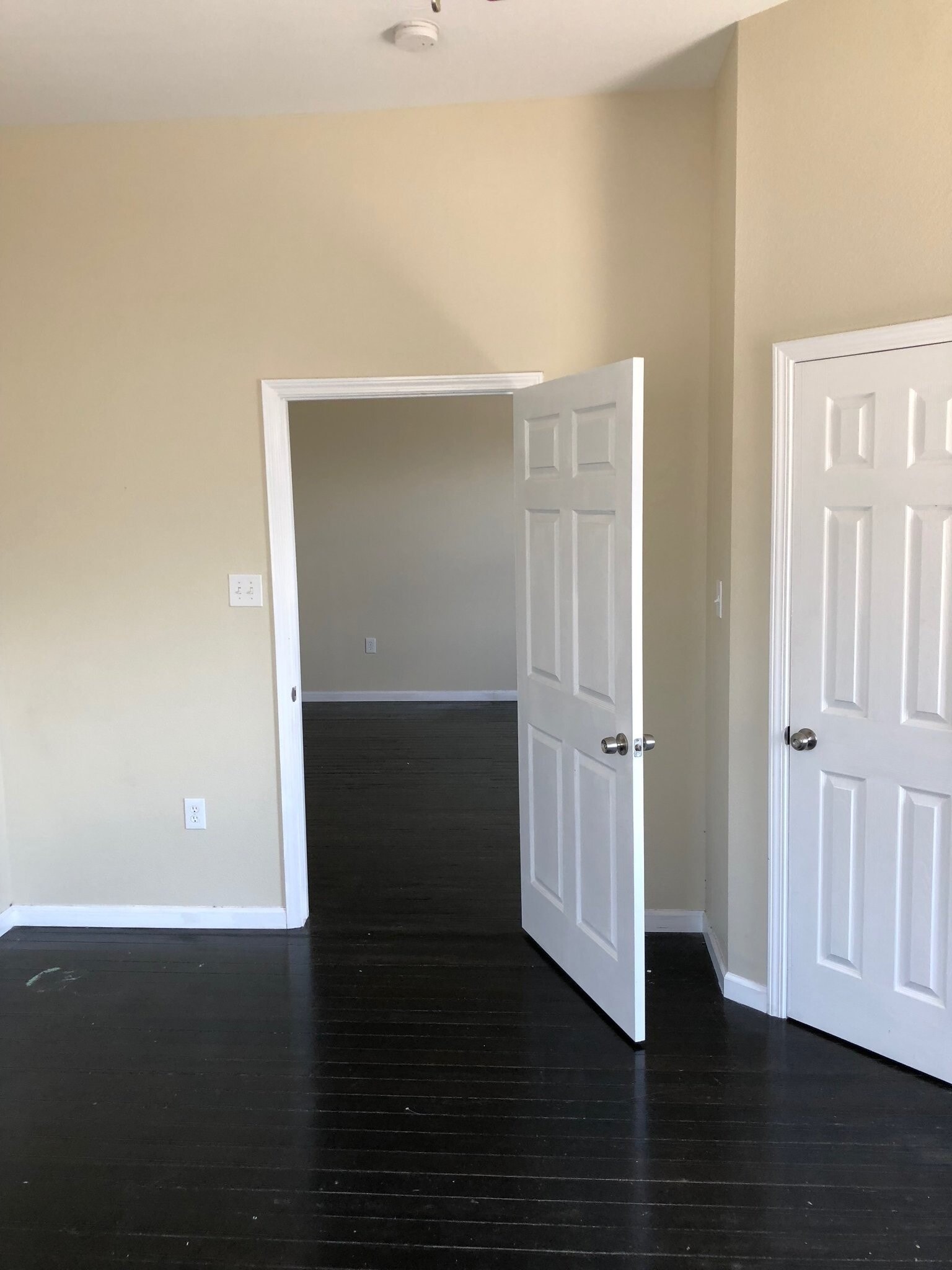 Building Photo - 524 23rd St