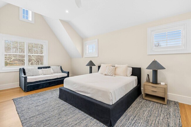 Building Photo - 173 Ferry Rd