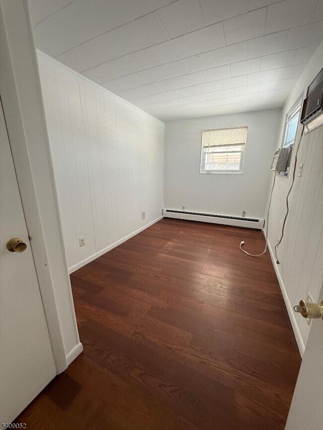 Building Photo - 98 Broughton Ave