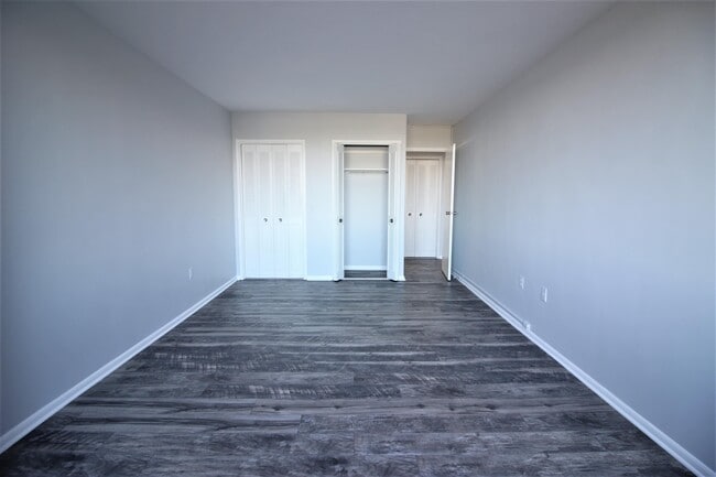 Building Photo - 10401 Grosvenor Pl