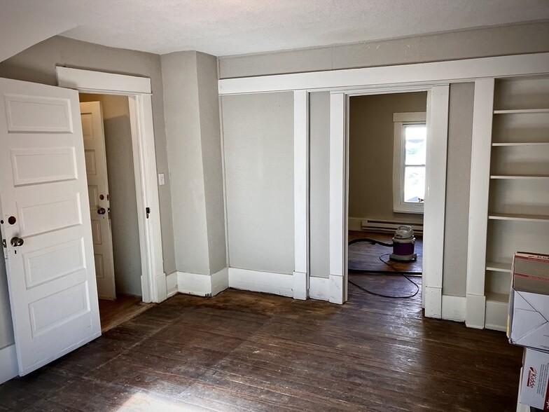 Building Photo - 2505 E 2nd St N